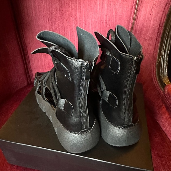 Chunky black gladiator style sandals - Picture 6 of 8